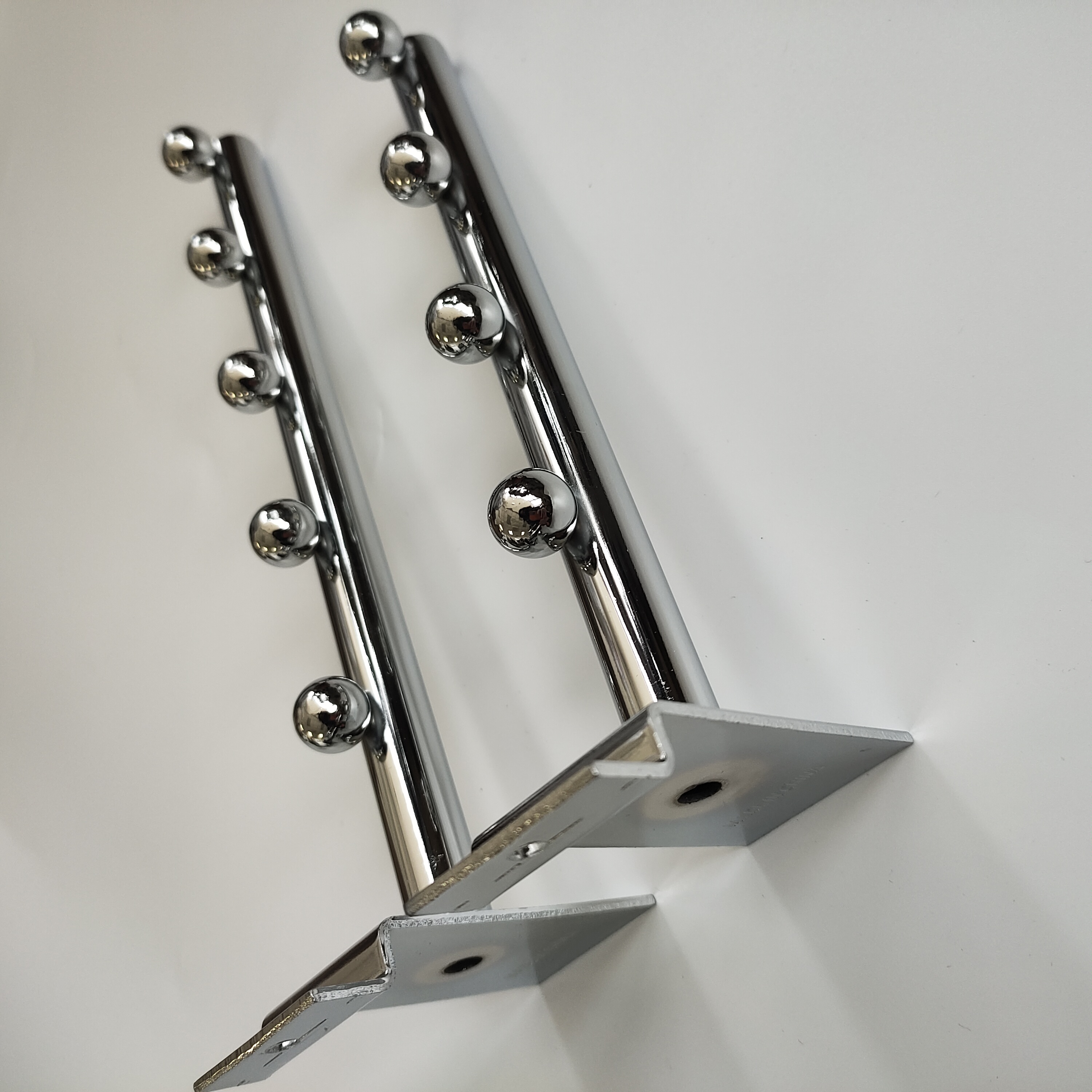 Slatwall waterfall hook